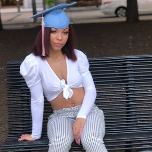 Meet your Posher, Laay